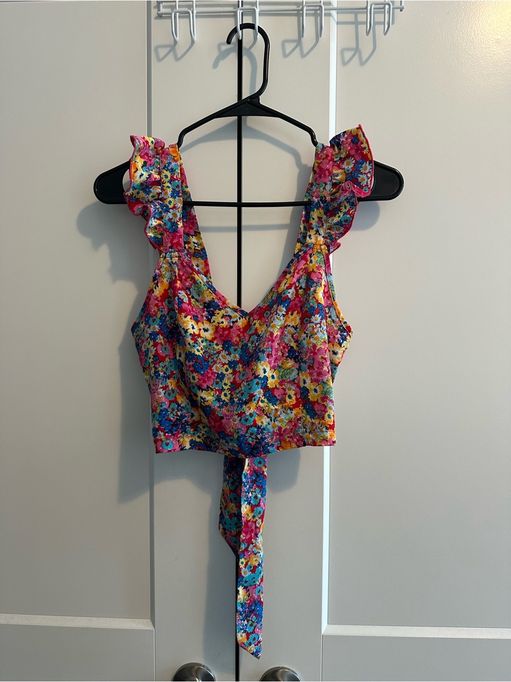 SHEIN Floral Ruffle Tie-Back Crop Top - Pink Multi